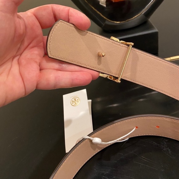 NWT Authentic Luxury Minimalist Tory Burch 1 1/2" Reversible Logo Belt - Picture 16 of 16